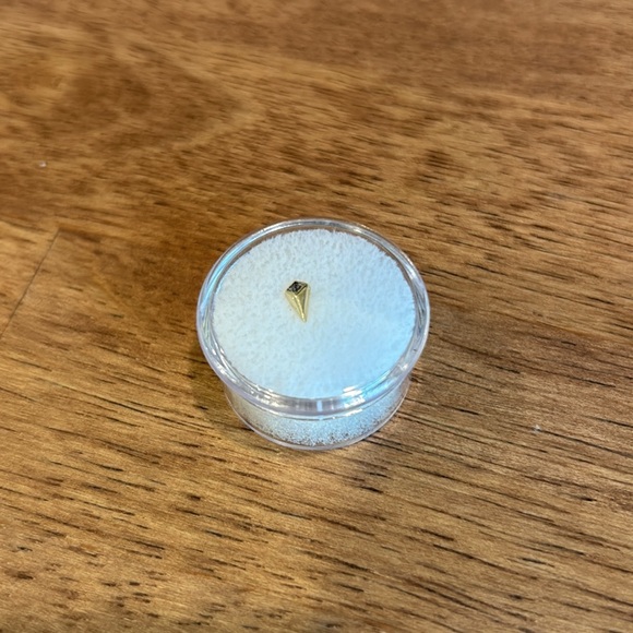 Buddha Jewelry - Chelsea - CZ - Threadless End - 14K Yellow Gold - Picture 4 of 4